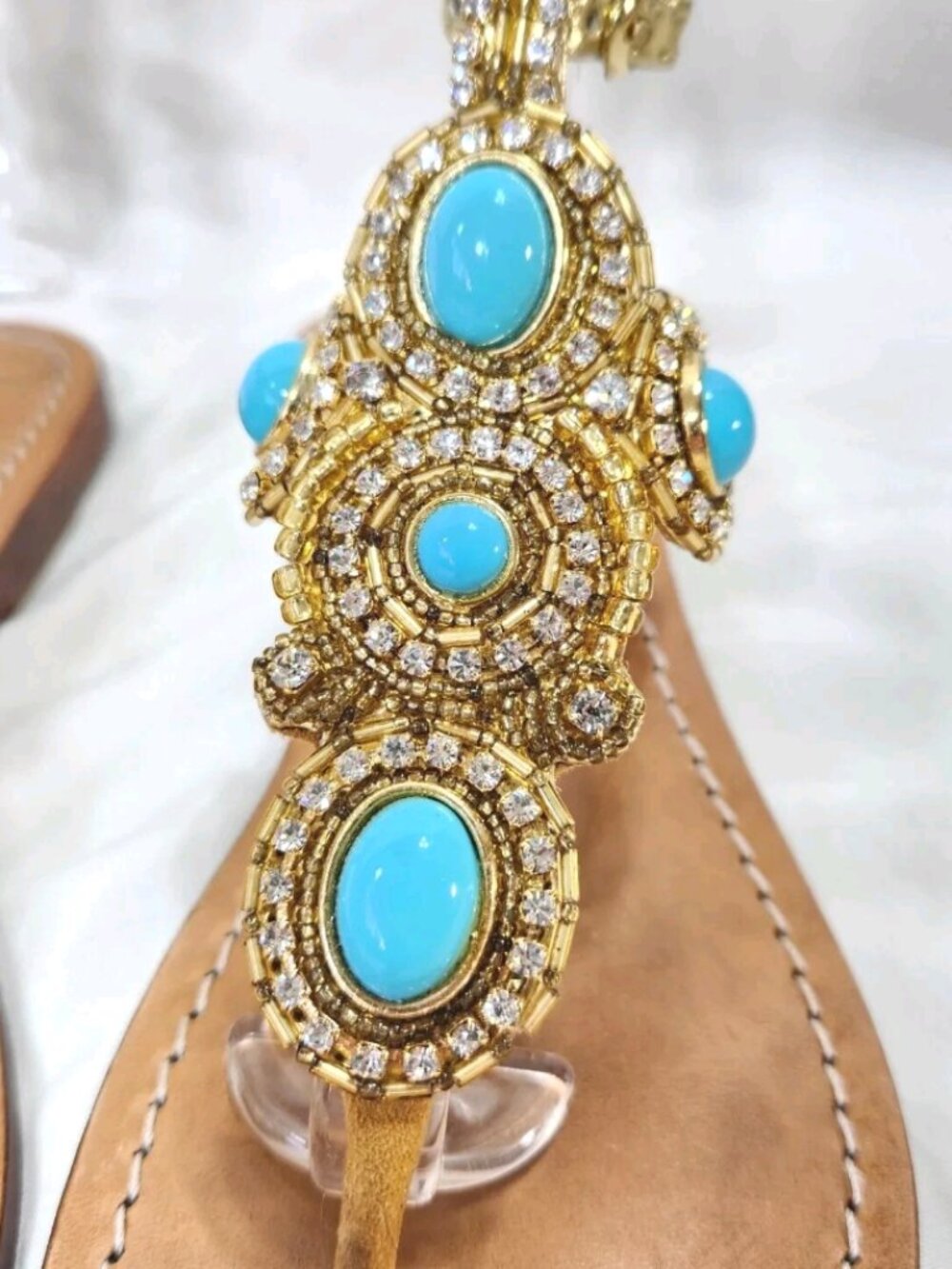 Mystique sandals faux turquoise size 6 gold leather jeweled